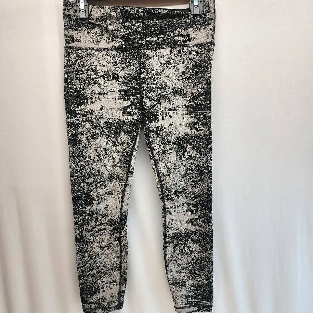 Athleta Elation Glade Size Medium 7/8 Tight Leggings o8
